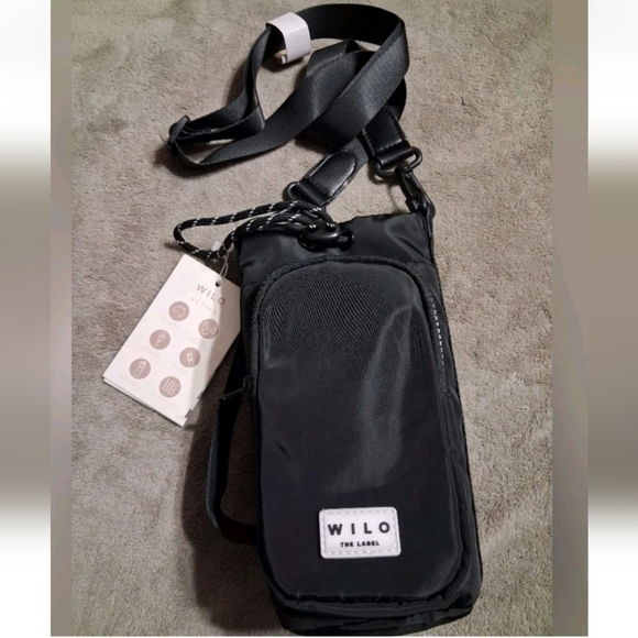NWT! Wilo The Label  Black Hydration Bag with Cell Phone/Keys Pocket $58 - Picture 1 of 4